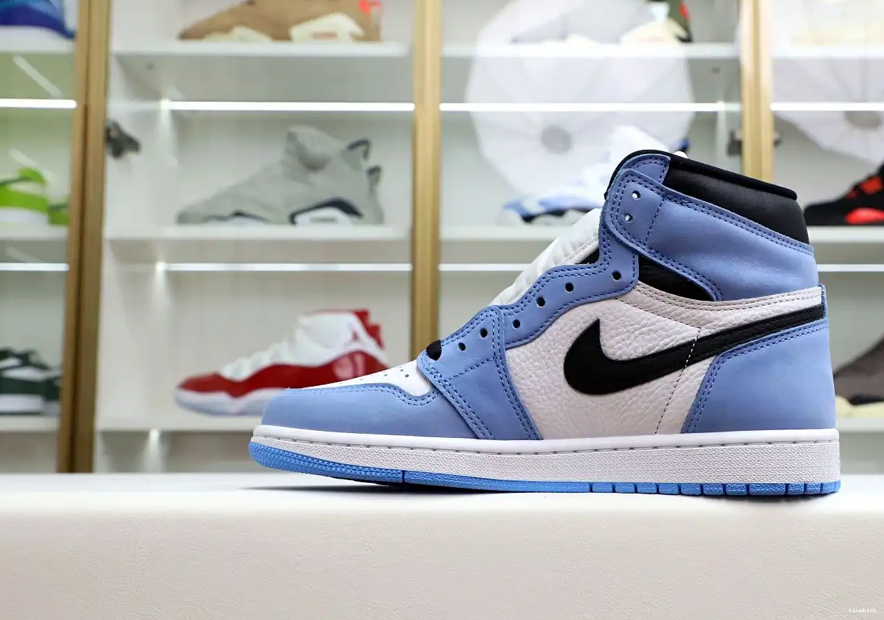 1 HIGH RETRO 'UNIVERSITY AIR JORDAN OG 0413